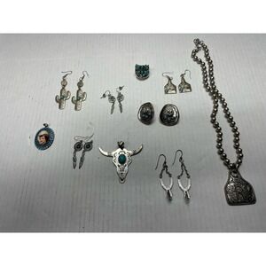 Lot Of Silver & Turquoise Western Jewelry Earrings Necklace Pendants